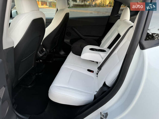 Белый Тесла Model Y, объемом двигателя 0 л и пробегом 17 тыс. км за 37500 $, фото 7 на Automoto.ua