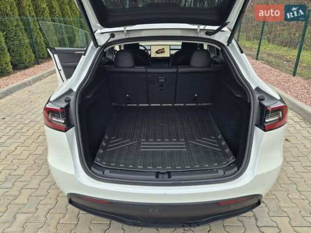 Білий Тесла Model Y, об'ємом двигуна 0 л та пробігом 26 тис. км за 25500 $, фото 10 на Automoto.ua