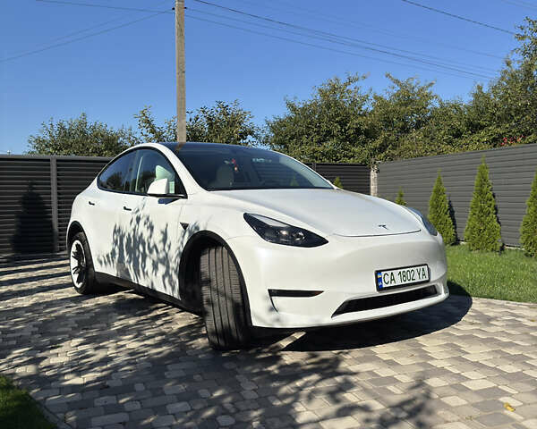 Белый Тесла Model Y, объемом двигателя 0 л и пробегом 8 тыс. км за 35000 $, фото 6 на Automoto.ua