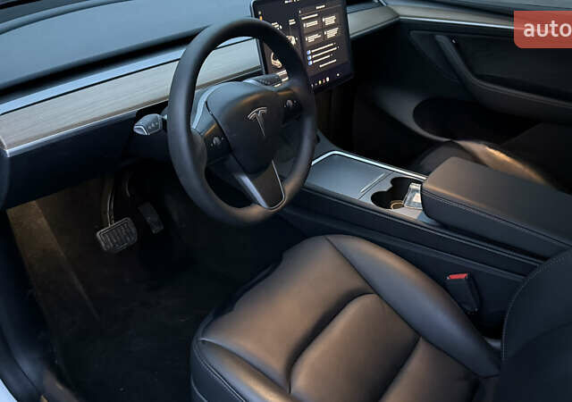 Білий Тесла Model Y, об'ємом двигуна 0 л та пробігом 96 тис. км за 19900 $, фото 16 на Automoto.ua