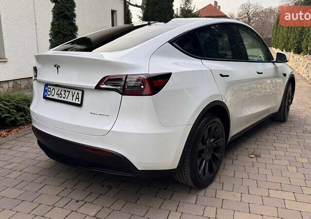 Белый Тесла Model Y, объемом двигателя 0 л и пробегом 1 тыс. км за 31111 $, фото 6 на Automoto.ua