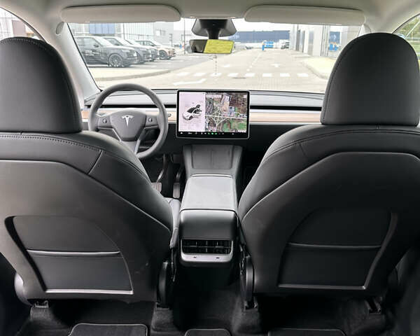 Белый Тесла Model Y, объемом двигателя 0 л и пробегом 6 тыс. км за 27000 $, фото 18 на Automoto.ua