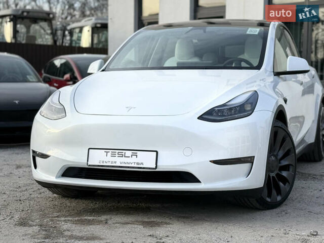 Белый Тесла Model Y, объемом двигателя 0 л и пробегом 1 тыс. км за 42500 $, фото 2 на Automoto.ua