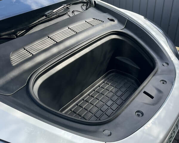 Белый Тесла Model Y, объемом двигателя 0 л и пробегом 35 тыс. км за 29000 $, фото 19 на Automoto.ua