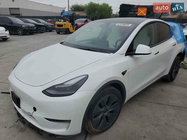 Белый Тесла Model Y, объемом двигателя 0 л и пробегом 50 тыс. км за 18800 $, фото 3 на Automoto.ua
