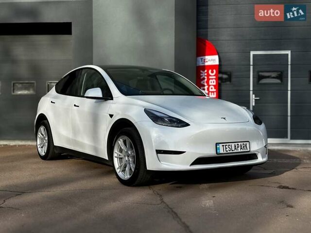 Белый Тесла Model Y, объемом двигателя 0 л и пробегом 22 тыс. км за 33999 $, фото 10 на Automoto.ua