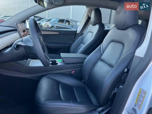Белый Тесла Model Y, объемом двигателя 0 л и пробегом 34 тыс. км за 30890 $, фото 37 на Automoto.ua