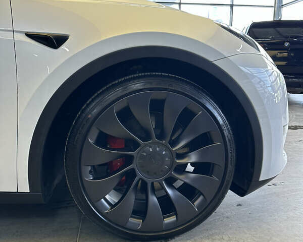 Белый Тесла Model Y, объемом двигателя 0 л и пробегом 22 тыс. км за 34500 $, фото 12 на Automoto.ua