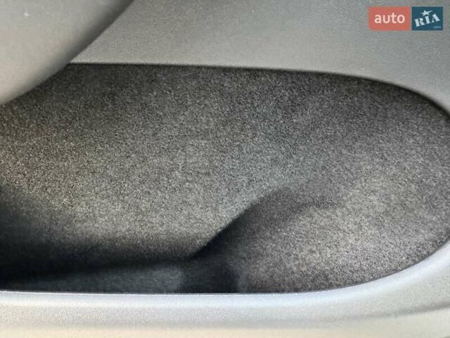 Белый Тесла Model Y, объемом двигателя 0 л и пробегом 3 тыс. км за 34498 $, фото 16 на Automoto.ua