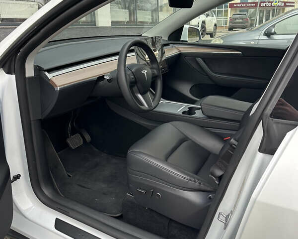 Белый Тесла Model Y, объемом двигателя 0 л и пробегом 16 тыс. км за 33700 $, фото 13 на Automoto.ua