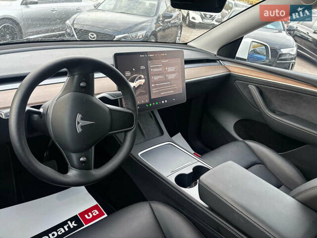 Белый Тесла Model Y, объемом двигателя 0 л и пробегом 25 тыс. км за 33290 $, фото 17 на Automoto.ua