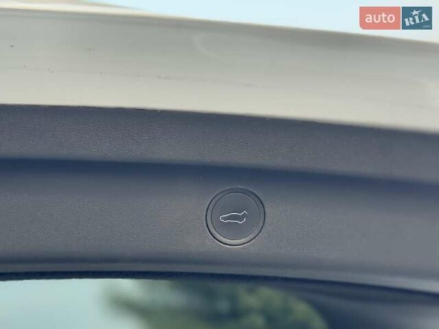Белый Тесла Model Y, объемом двигателя 0 л и пробегом 3 тыс. км за 34498 $, фото 23 на Automoto.ua