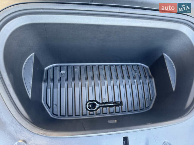 Білий Тесла Model Y, об'ємом двигуна 0 л та пробігом 10 тис. км за 31300 $, фото 10 на Automoto.ua