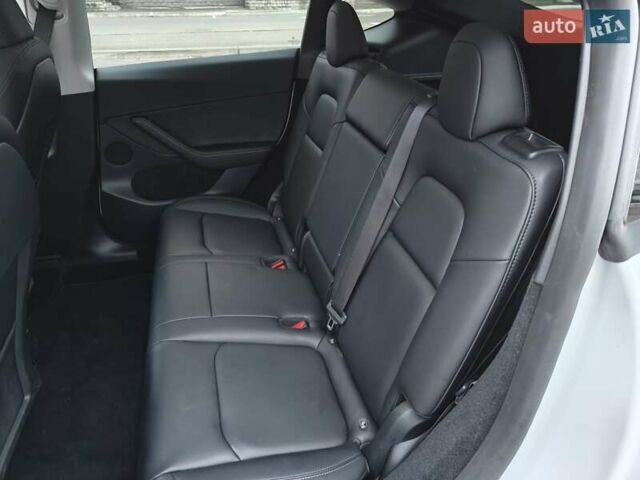 Белый Тесла Model Y, объемом двигателя 0 л и пробегом 18 тыс. км за 29000 $, фото 27 на Automoto.ua