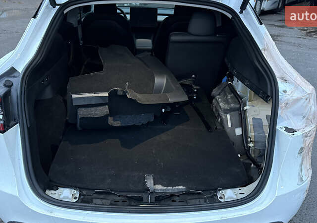 Білий Тесла Model Y, об'ємом двигуна 0 л та пробігом 96 тис. км за 19900 $, фото 20 на Automoto.ua