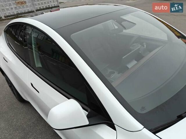 Белый Тесла Model Y, объемом двигателя 0 л и пробегом 18 тыс. км за 29000 $, фото 20 на Automoto.ua