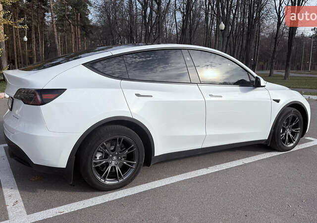 Белый Тесла Model Y, объемом двигателя 0 л и пробегом 18 тыс. км за 29000 $, фото 12 на Automoto.ua