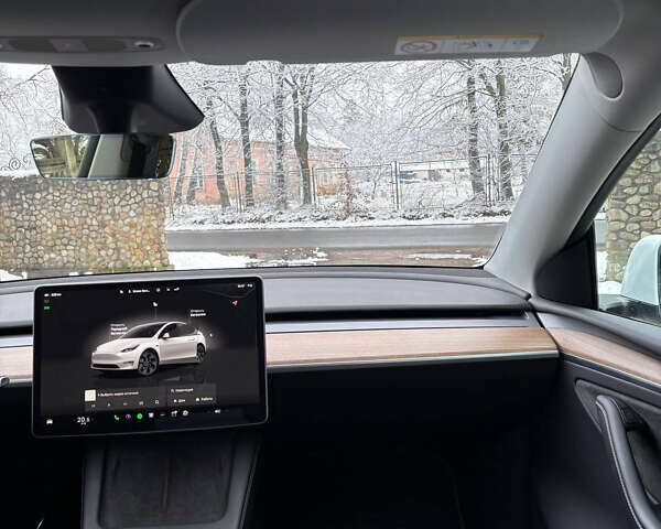 Белый Тесла Model Y, объемом двигателя 0 л и пробегом 16 тыс. км за 30999 $, фото 76 на Automoto.ua