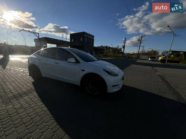 Тесла Model Y 2024 у Жовкві на Automoto.ua Білий Тесла Model Y, об'ємом двигуна 0 л та пробігом 30 тис. км за 33000 $, фото 10 на Automoto.ua