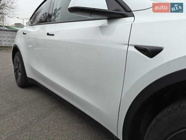 Белый Тесла Model Y, объемом двигателя 0 л и пробегом 18 тыс. км за 29000 $, фото 25 на Automoto.ua