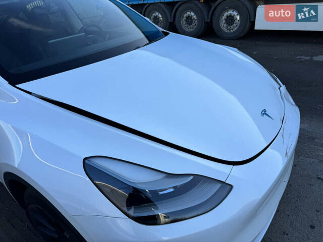 Білий Тесла Model Y, об'ємом двигуна 0 л та пробігом 47 тис. км за 23700 $, фото 5 на Automoto.ua