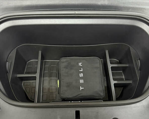 Белый Тесла Model Y, объемом двигателя 0 л и пробегом 17 тыс. км за 37500 $, фото 13 на Automoto.ua