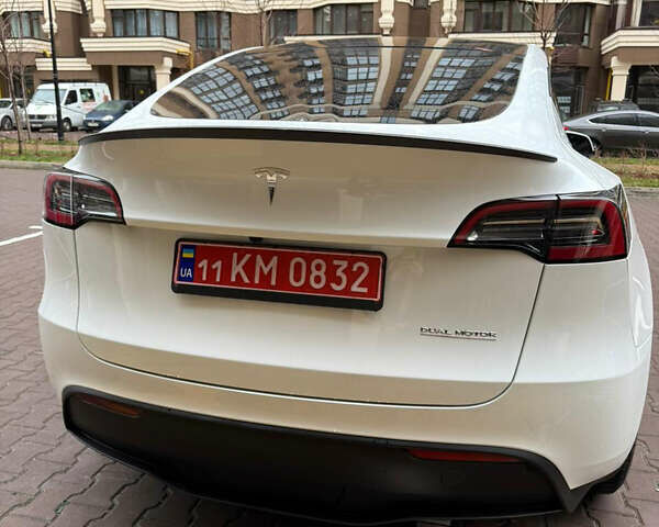 Белый Тесла Model Y, объемом двигателя 0 л и пробегом 17 тыс. км за 31300 $, фото 4 на Automoto.ua