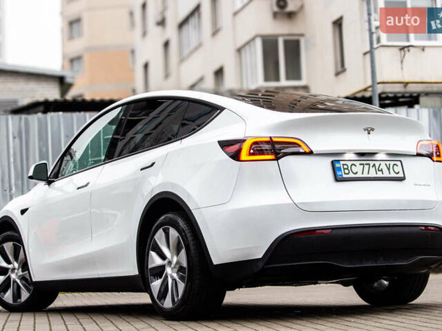 Білий Тесла Model Y, об'ємом двигуна 0 л та пробігом 11 тис. км за 30000 $, фото 18 на Automoto.ua