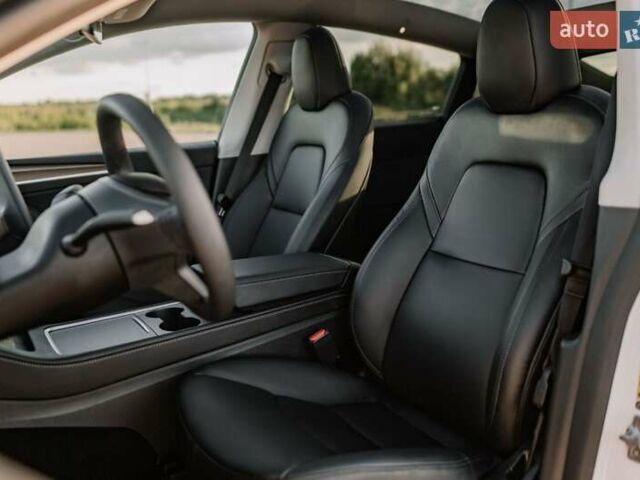 Білий Тесла Model Y, об'ємом двигуна 0 л та пробігом 5 тис. км за 29900 $, фото 93 на Automoto.ua