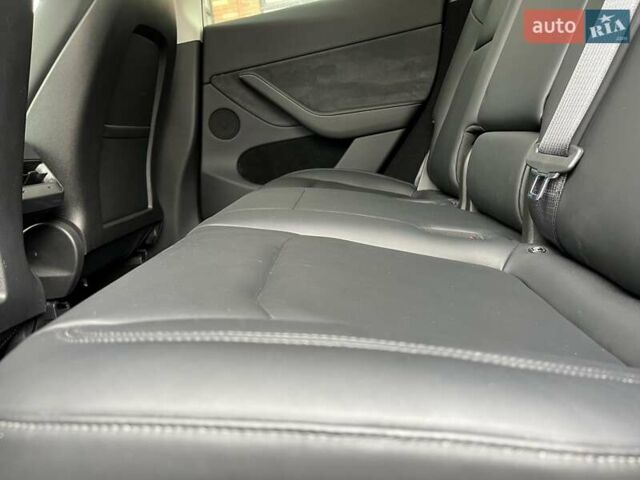 Белый Тесла Model Y, объемом двигателя 0 л и пробегом 2 тыс. км за 34500 $, фото 27 на Automoto.ua