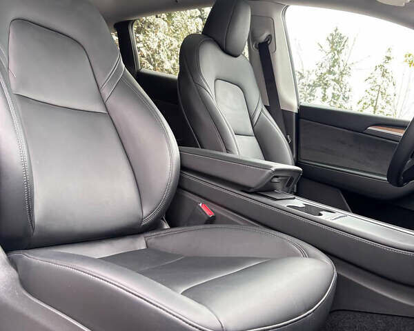 Белый Тесла Model Y, объемом двигателя 0 л и пробегом 16 тыс. км за 30999 $, фото 69 на Automoto.ua