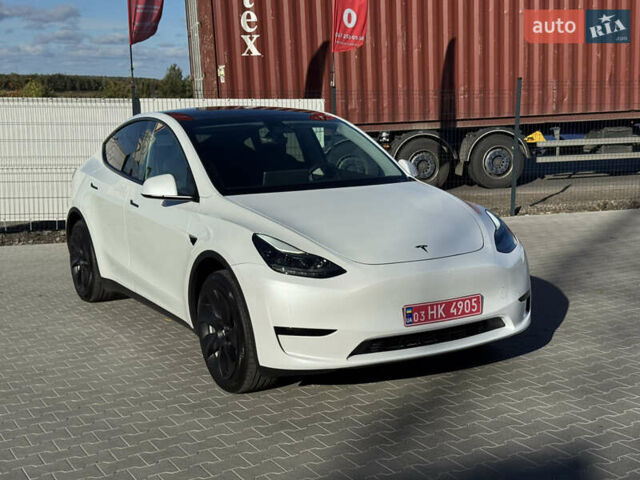 Белый Тесла Model Y, объемом двигателя 0 л и пробегом 26 тыс. км за 29900 $, фото 12 на Automoto.ua