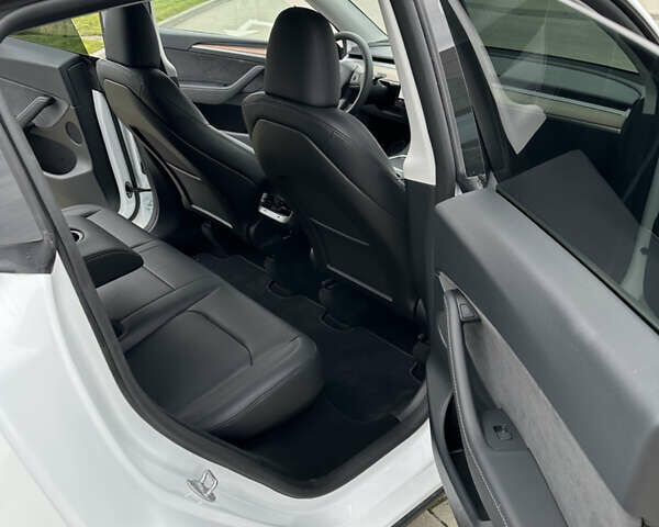 Белый Тесла Model Y, объемом двигателя 0 л и пробегом 6 тыс. км за 27000 $, фото 15 на Automoto.ua