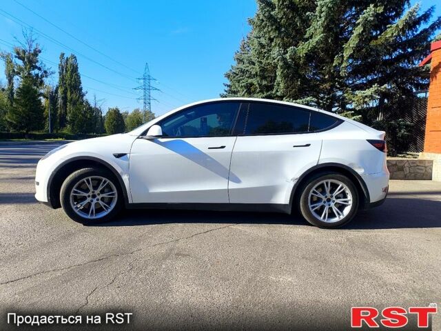Белый Тесла Model Y, объемом двигателя 0 л и пробегом 19 тыс. км за 24000 $, фото 5 на Automoto.ua