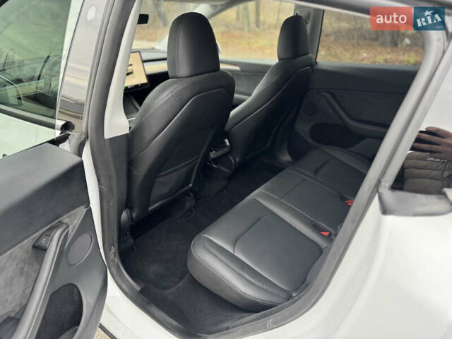 Белый Тесла Model Y, объемом двигателя 0 л и пробегом 10 тыс. км за 33500 $, фото 16 на Automoto.ua