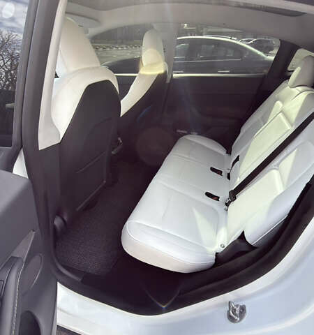 Белый Тесла Model Y, объемом двигателя 0 л и пробегом 18 тыс. км за 29000 $, фото 8 на Automoto.ua