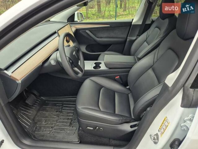 Білий Тесла Model Y, об'ємом двигуна 0 л та пробігом 26 тис. км за 25500 $, фото 8 на Automoto.ua