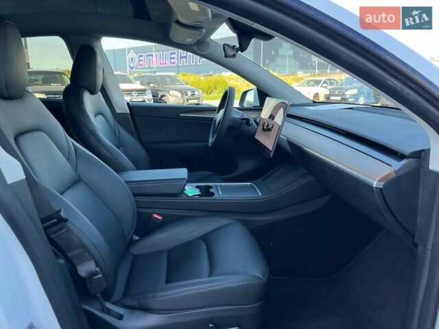 Белый Тесла Model Y, объемом двигателя 0 л и пробегом 34 тыс. км за 30890 $, фото 24 на Automoto.ua