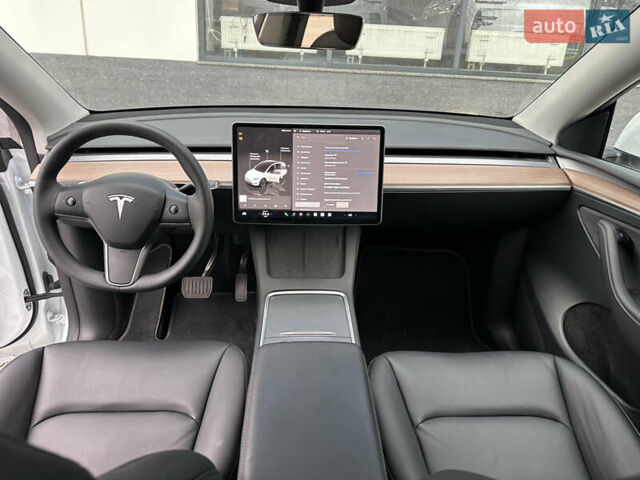 Белый Тесла Model Y, объемом двигателя 0 л и пробегом 16 тыс. км за 33700 $, фото 16 на Automoto.ua