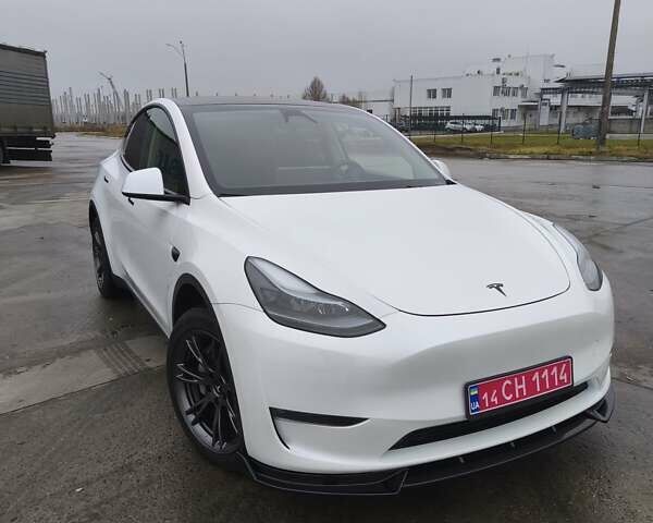 Белый Тесла Model Y, объемом двигателя 0 л и пробегом 19 тыс. км за 28800 $, фото 9 на Automoto.ua