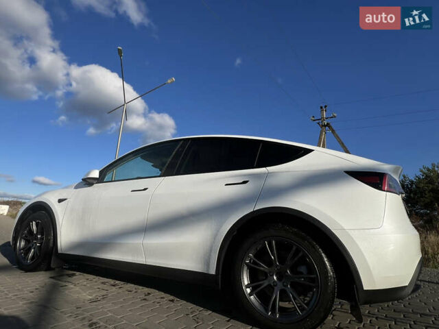 Тесла Model Y 2024 у Жовкві на Automoto.ua Білий Тесла Model Y, об'ємом двигуна 0 л та пробігом 30 тис. км за 33000 $, фото 3 на Automoto.ua