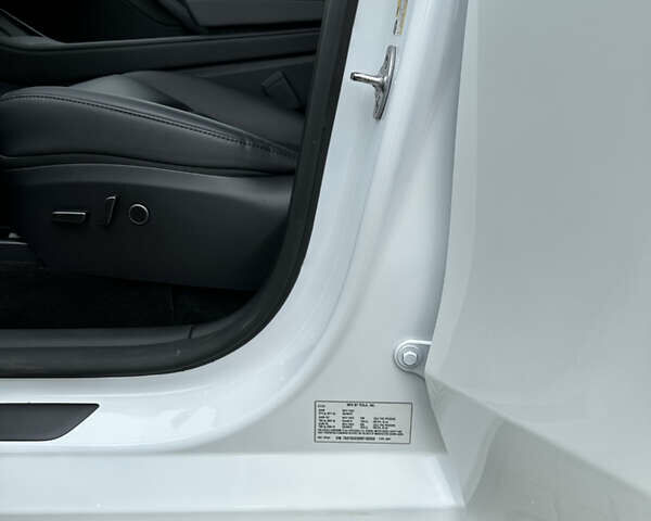 Белый Тесла Model Y, объемом двигателя 0 л и пробегом 6 тыс. км за 27000 $, фото 13 на Automoto.ua