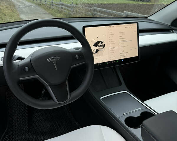 Белый Тесла Model Y, объемом двигателя 0 л и пробегом 23 тыс. км за 34000 $, фото 14 на Automoto.ua