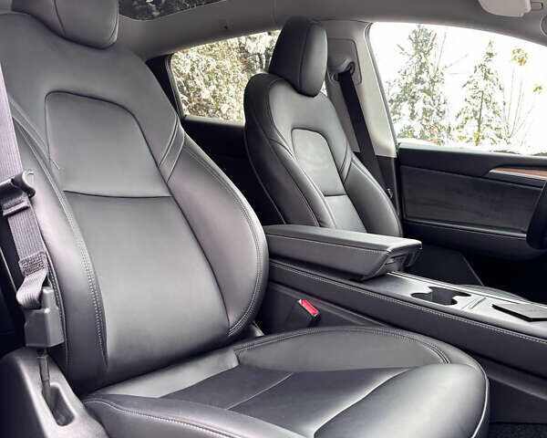 Белый Тесла Model Y, объемом двигателя 0 л и пробегом 16 тыс. км за 30999 $, фото 65 на Automoto.ua