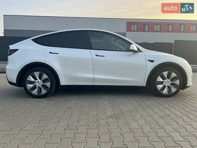 Белый Тесла Model Y, объемом двигателя 0 л и пробегом 8 тыс. км за 33000 $, фото 7 на Automoto.ua