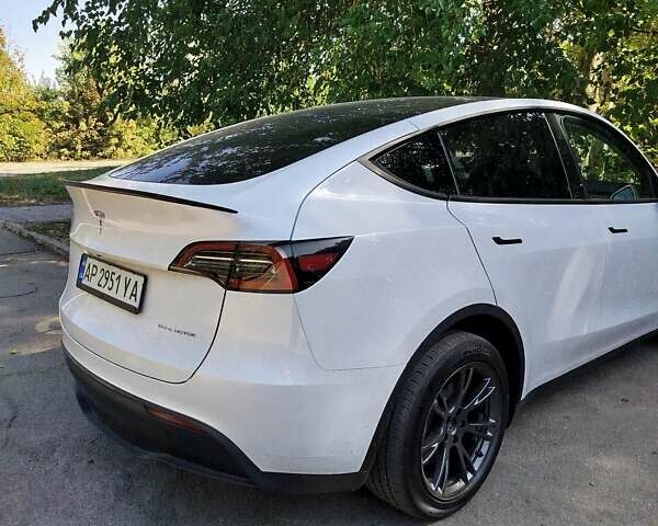 Білий Тесла Model Y, об'ємом двигуна 0 л та пробігом 25 тис. км за 32500 $, фото 5 на Automoto.ua