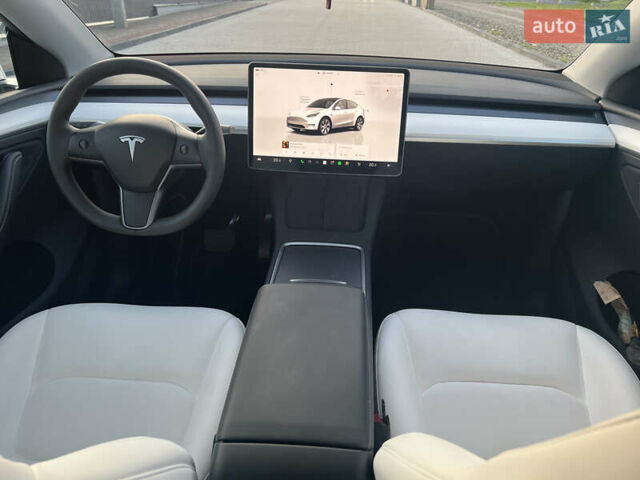 Белый Тесла Model Y, объемом двигателя 0 л и пробегом 8 тыс. км за 33000 $, фото 9 на Automoto.ua