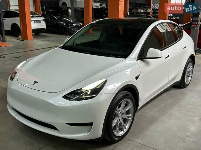 Белый Тесла Model Y, объемом двигателя 0 л и пробегом 25 тыс. км за 31500 $, фото 17 на Automoto.ua