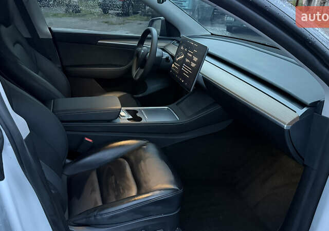Білий Тесла Model Y, об'ємом двигуна 0 л та пробігом 96 тис. км за 19900 $, фото 14 на Automoto.ua