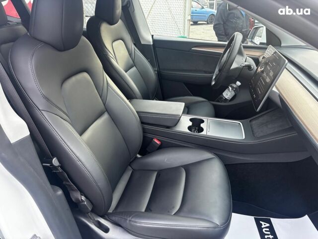 Белый Тесла Model Y, объемом двигателя 0 л и пробегом 25 тыс. км за 33290 $, фото 18 на Automoto.ua